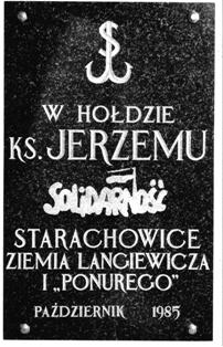 Tablica po�wi�cona ksiedzu Jerzemu Popie�uszce wykonana w Starachowicach